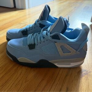 Jordan 4 UNC Blue